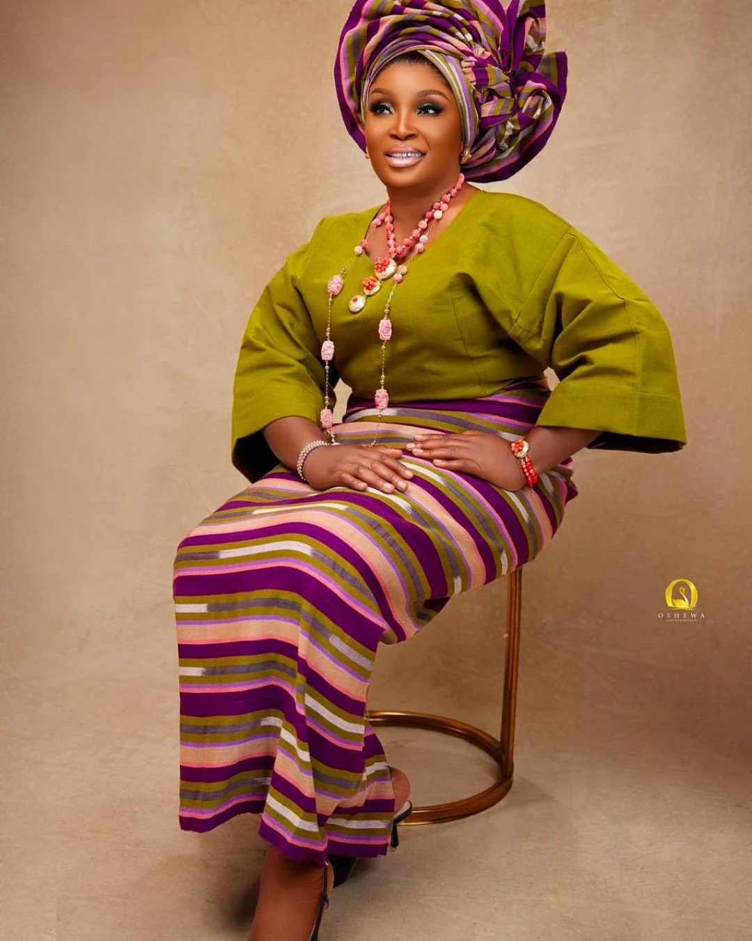 Classic Asooke Iro and Buba, Mother Of The Bride And Groom Outfits, 40th Birthday Attire, Asooke For Women, Nigerian Wedding Suit, Asooke