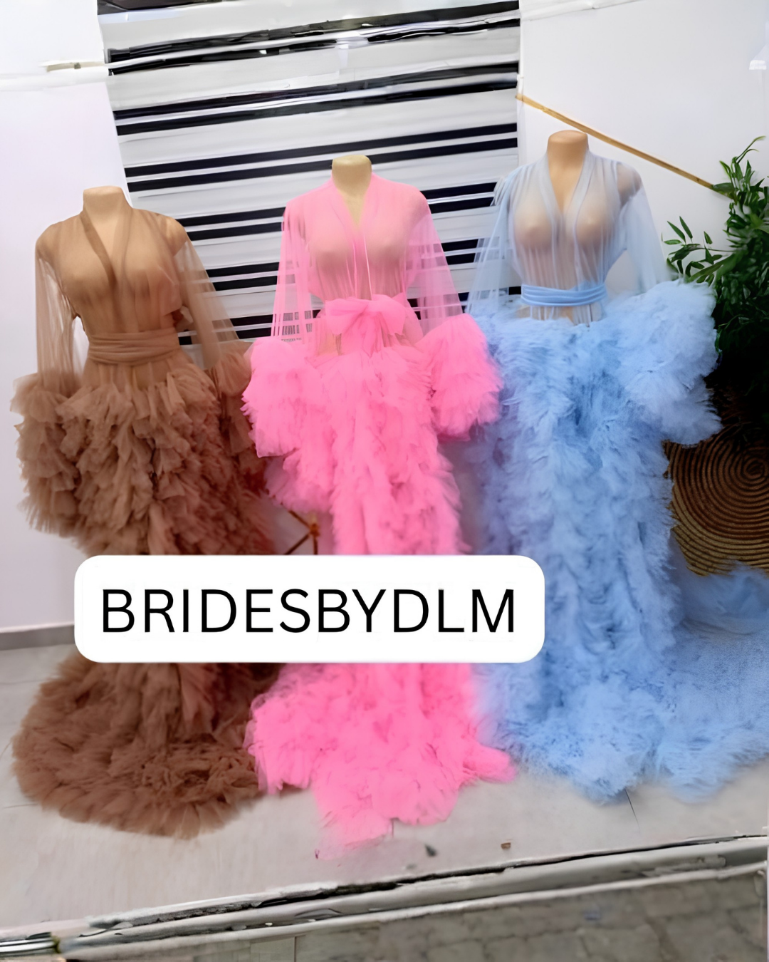 Bridal Robe, Bridal Portrait Robes for Brides, Tulle Robe, long Wedding Day Robe, Gift for Bride to be, Bridal morning robe, White long robe