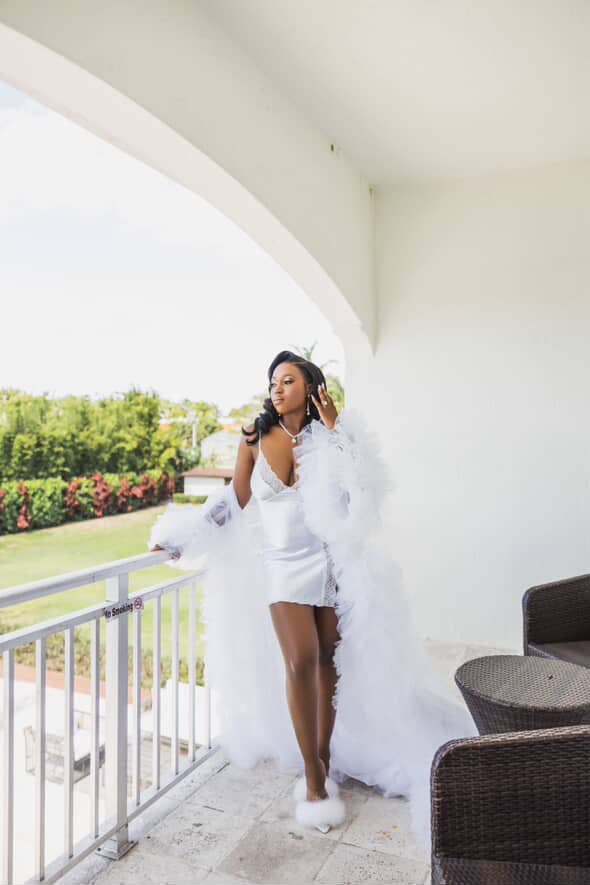 Bella Bridal Robe ( Ready to ship) Large / White Bella Bridal Robe ( Ready to ship) Large / White