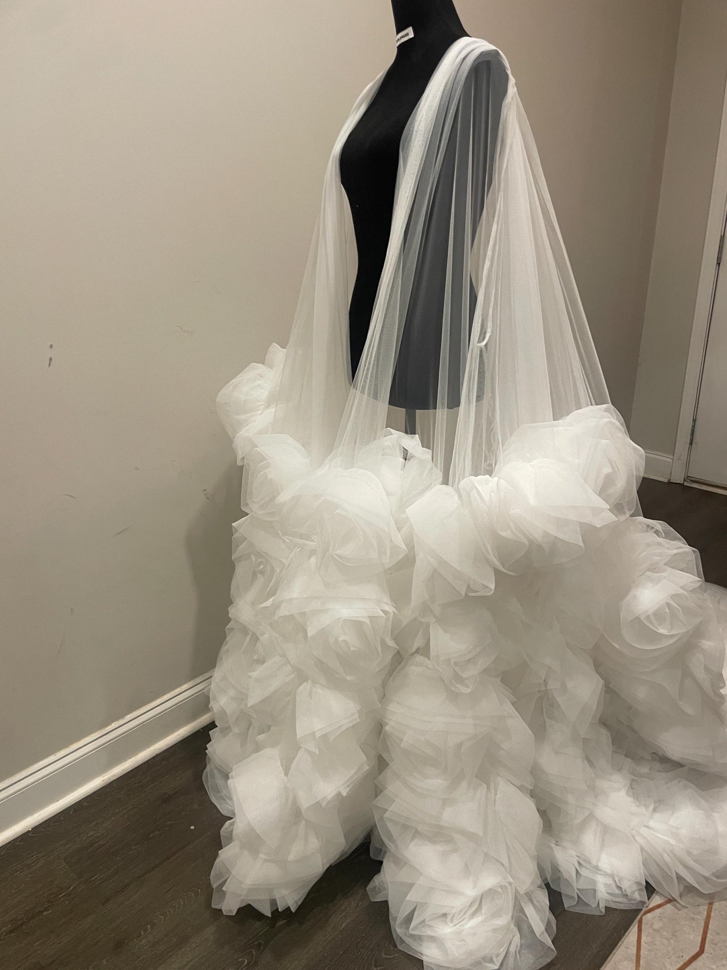 Bridal Robe, Wedding Robes for Brides, Floral Tulle Robe, Custom Wedding Day Robe, Gift for Bride to be, Bridal morning robe
