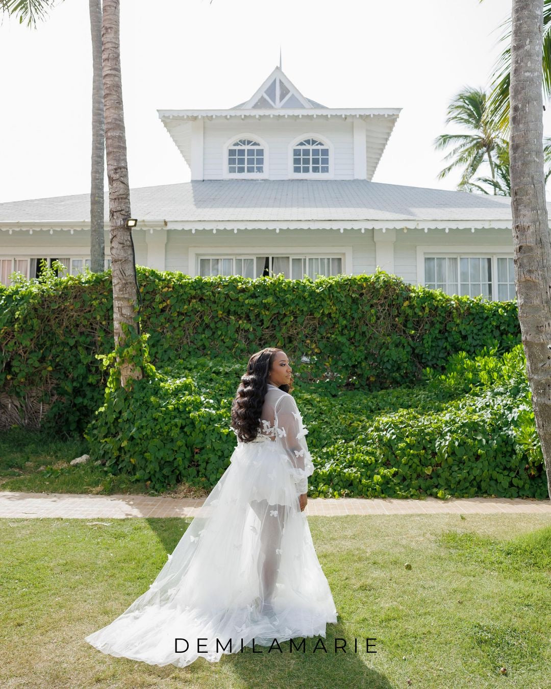 Why Every Bride Needs a Bridal Getting-Ready Robe : The Ultimate wedding morning look