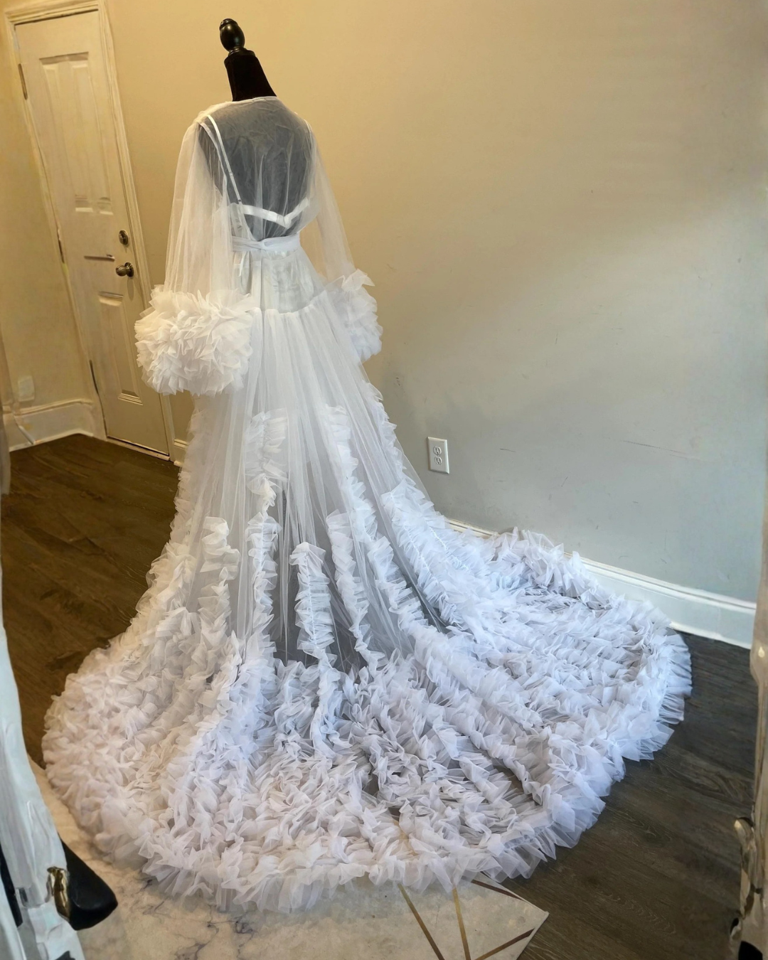 Bridal Robe, Long White Wedding Robes for Brides, Tulle Robe, Wedding Day Robe, Gift for Her, Bride To Be Wedding Gifts, Bridal Morning Robe