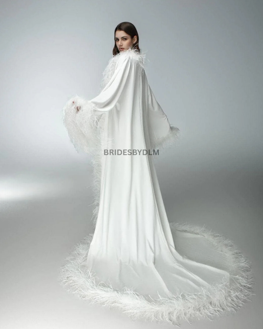 Bridal Robe With Feathers, Wedding Robes for Brides, Bridal Robe, Long White Bridal Robe, White Feather Robe, Luxury Bridal Robe, Boudoir Robe
