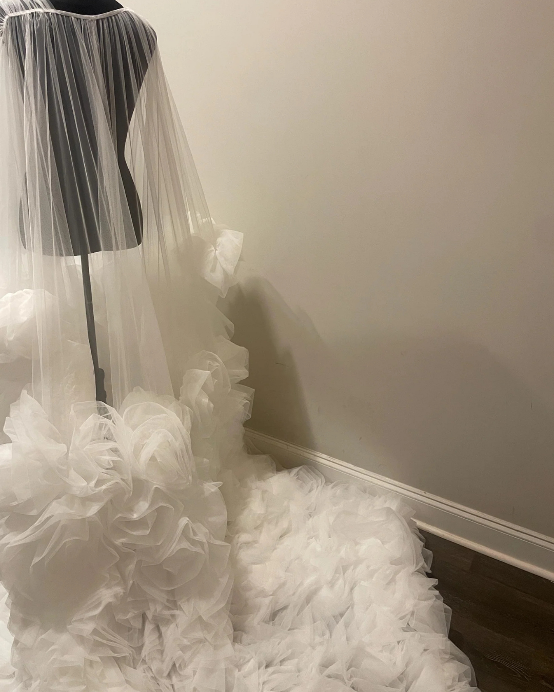 Bridal Robe, Wedding Robes for Brides, Floral Tulle Robe, Custom Wedding Day Robe, Gift for Bride To Be, Bridal Morning Robe
