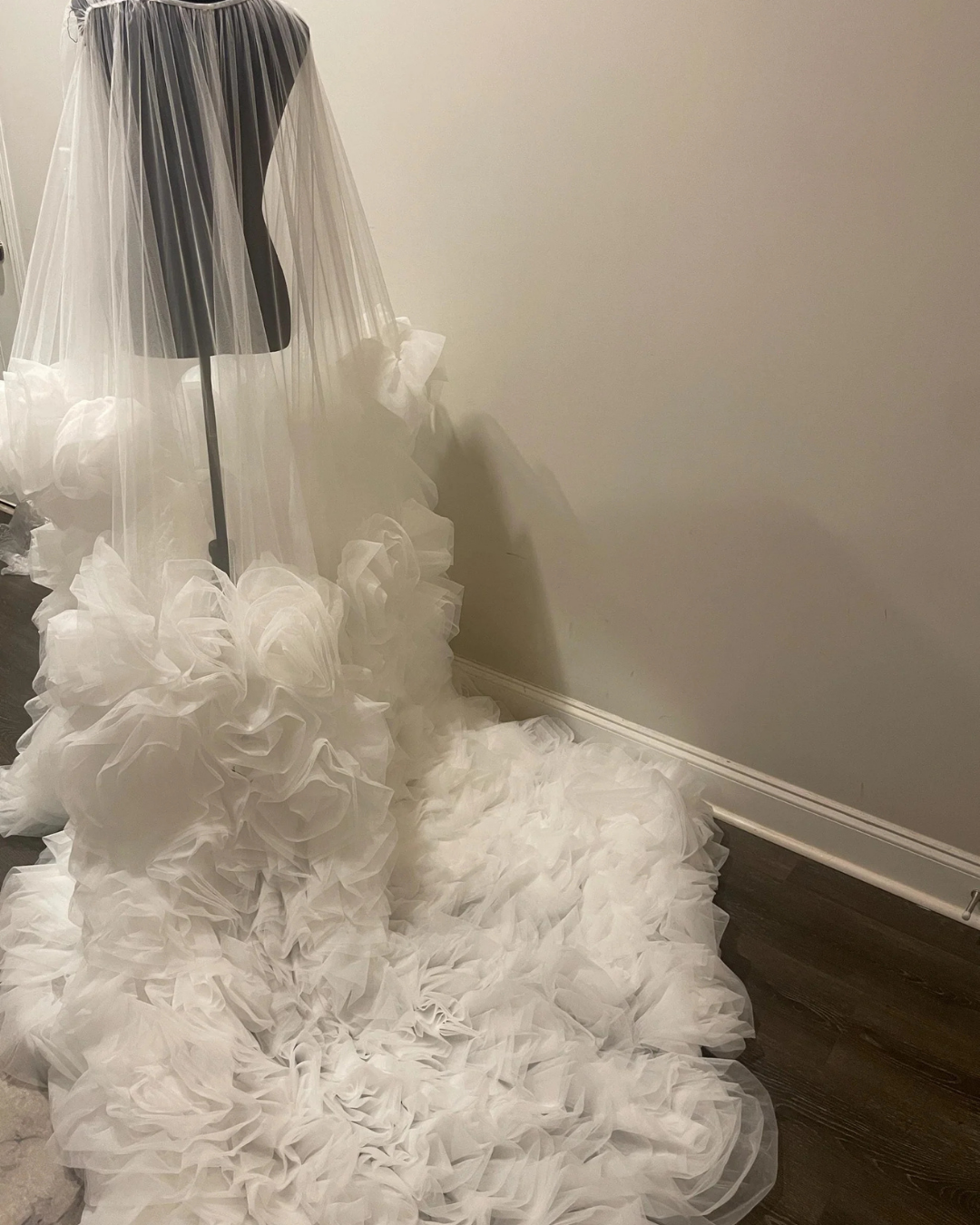 Bridal Robe, Wedding Robes for Brides, Floral Tulle Robe, Custom Wedding Day Robe, Gift for Bride To Be, Bridal Morning Robe