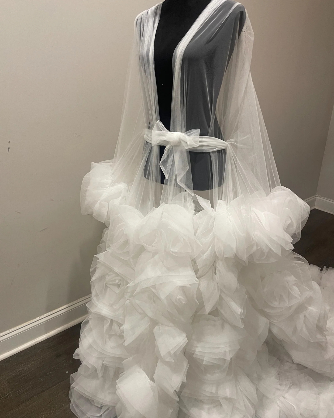 Bridal Robe, Wedding Robes for Brides, Floral Tulle Robe, Custom Wedding Day Robe, Gift for Bride To Be, Bridal Morning Robe