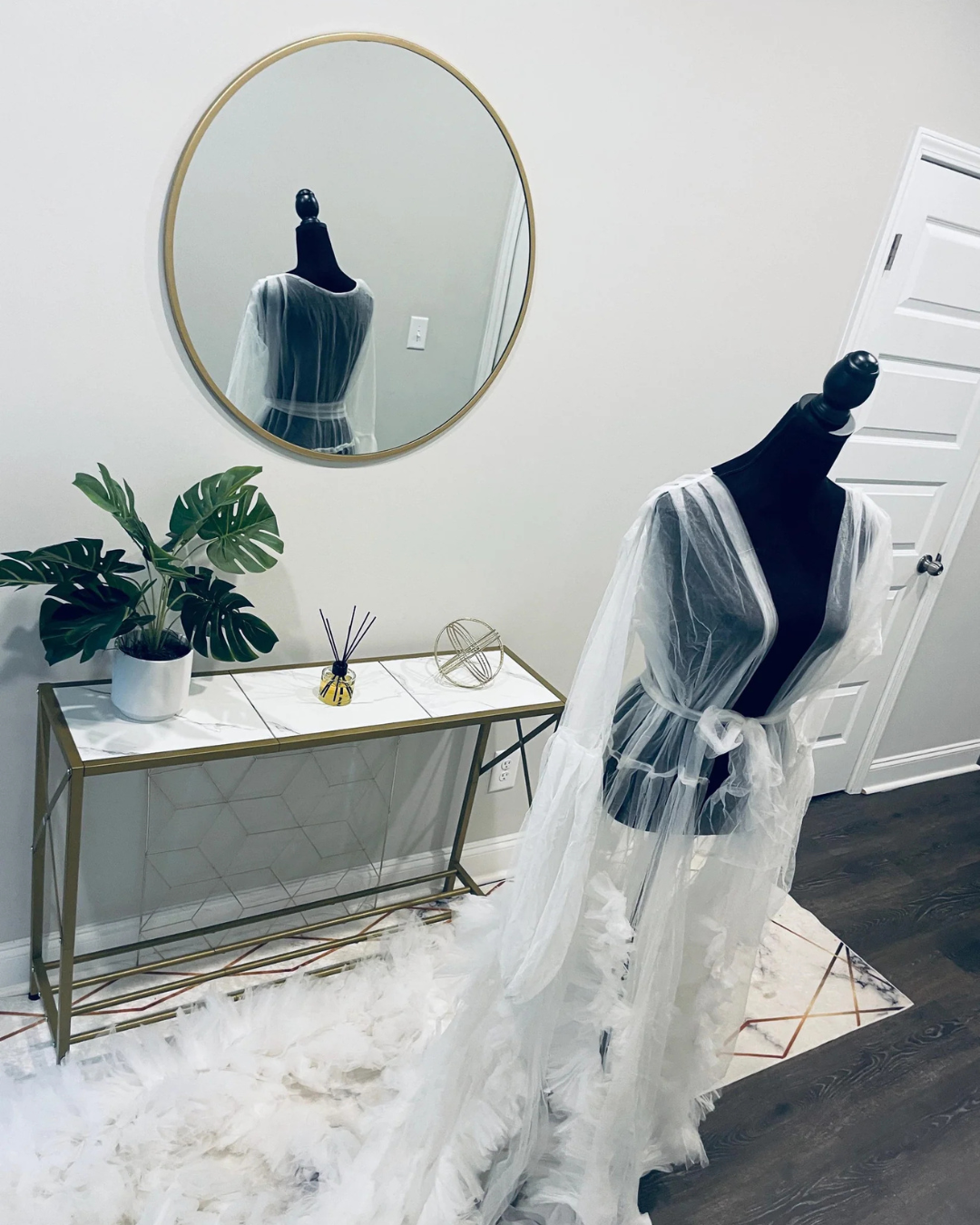 Bridal Robe, Long White Wedding Robes for Brides, Tulle Robe, Wedding Day Robe, Gift For Her, Bride To Be Wedding Gifts, Bridal Morning Robe