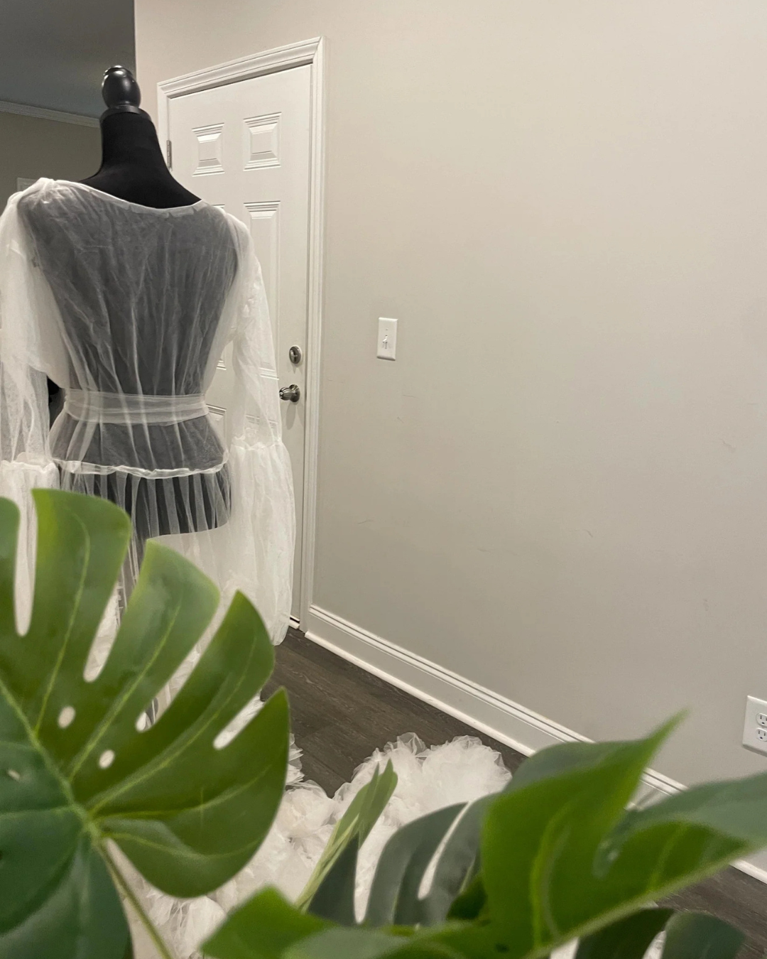 Bridal Robe, Long White Wedding Robes for Brides, Tulle Robe, Wedding Day Robe, Gift For Her, Bride To Be Wedding Gifts, Bridal Morning Robe