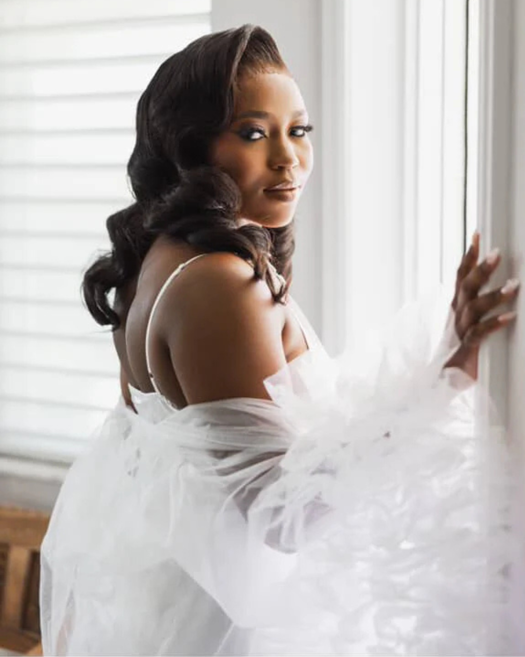 Bella Bridal Robe (Ready to Ship) Large / White