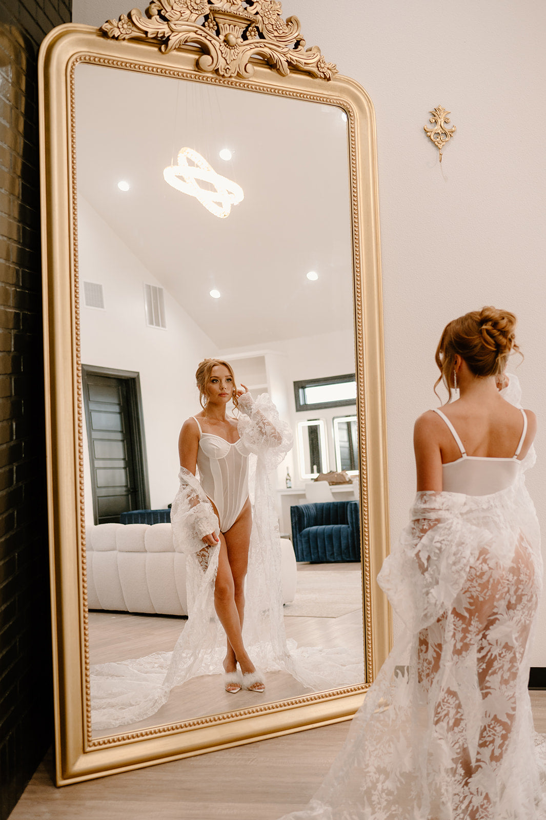 Lucy Rental Robe