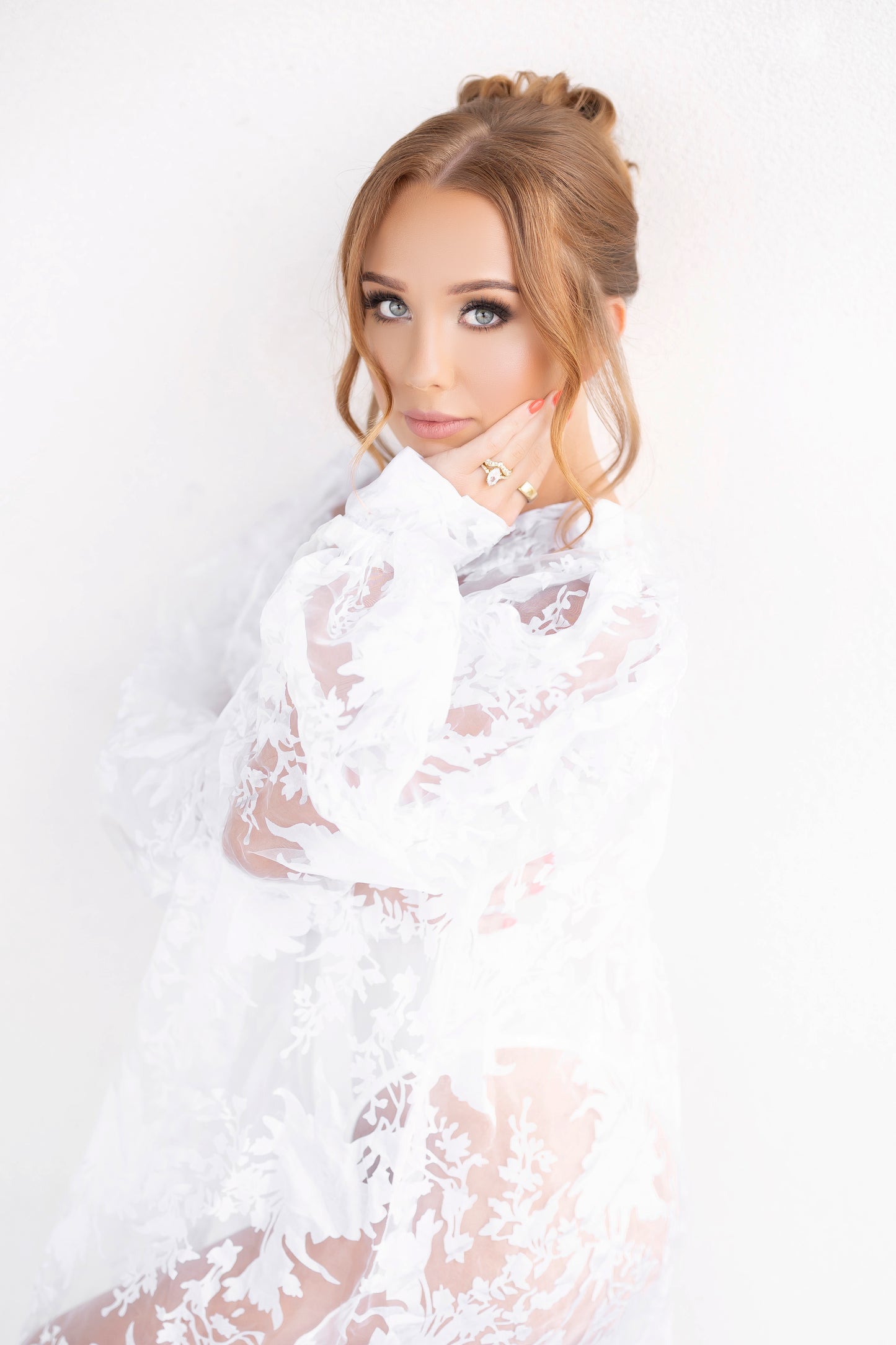 Lucy Rental Robe