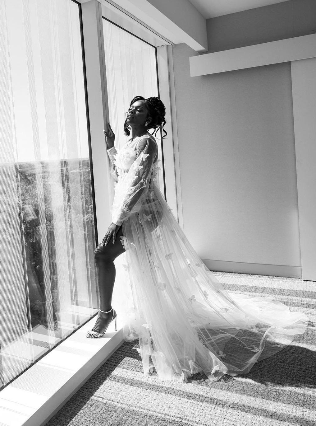 3D Butterflies Robe, White Bridal Robe With Butterflies, Boudoir Robe, Bridesmaid gift her, Honeymoon Robe,Plus Size Robe Photo Shoot Robe
