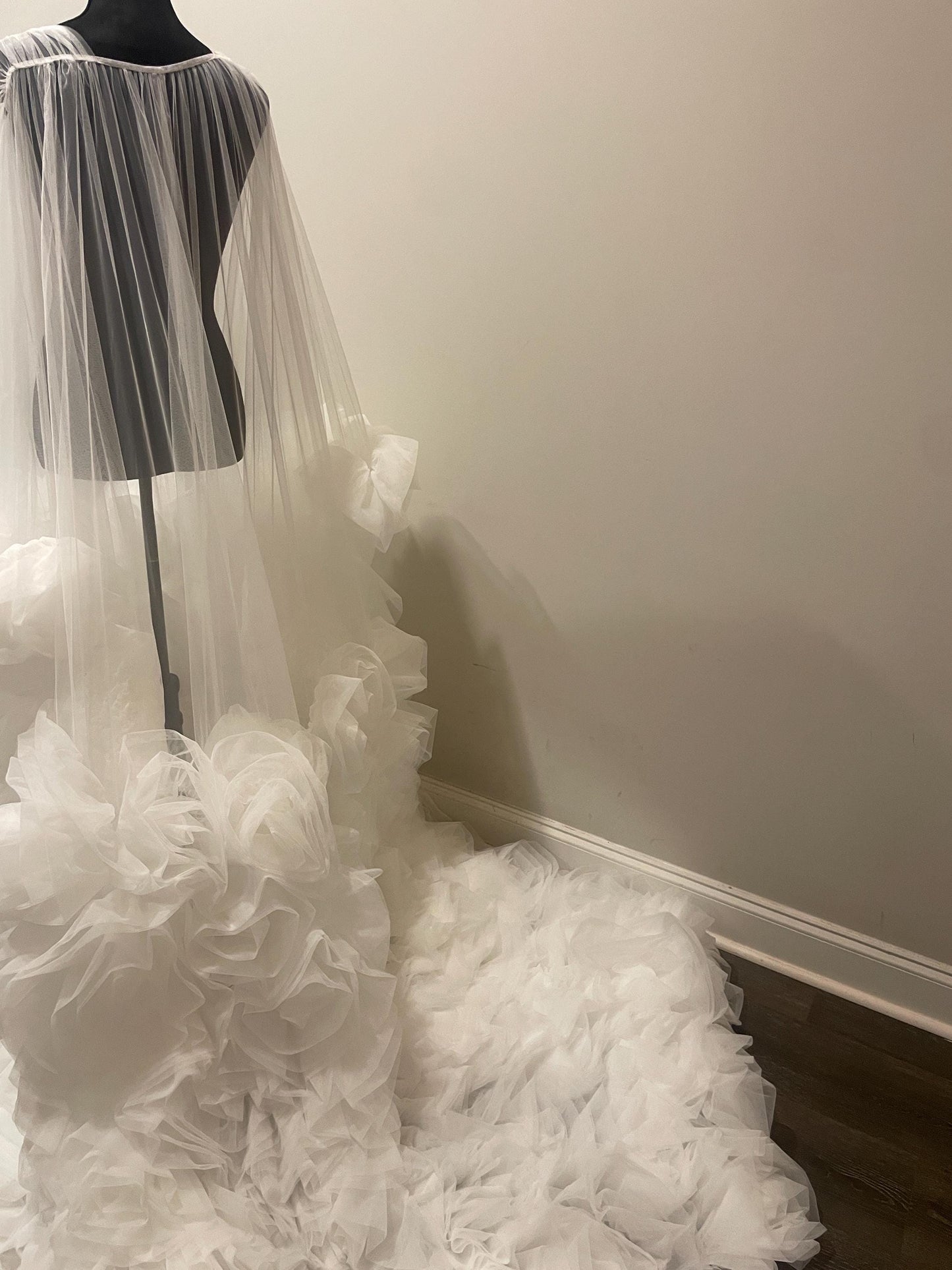Bridal Robe, Wedding Robes for Brides, Floral Tulle Robe, Custom Wedding Day Robe, Gift for Bride to be, Bridal morning robe