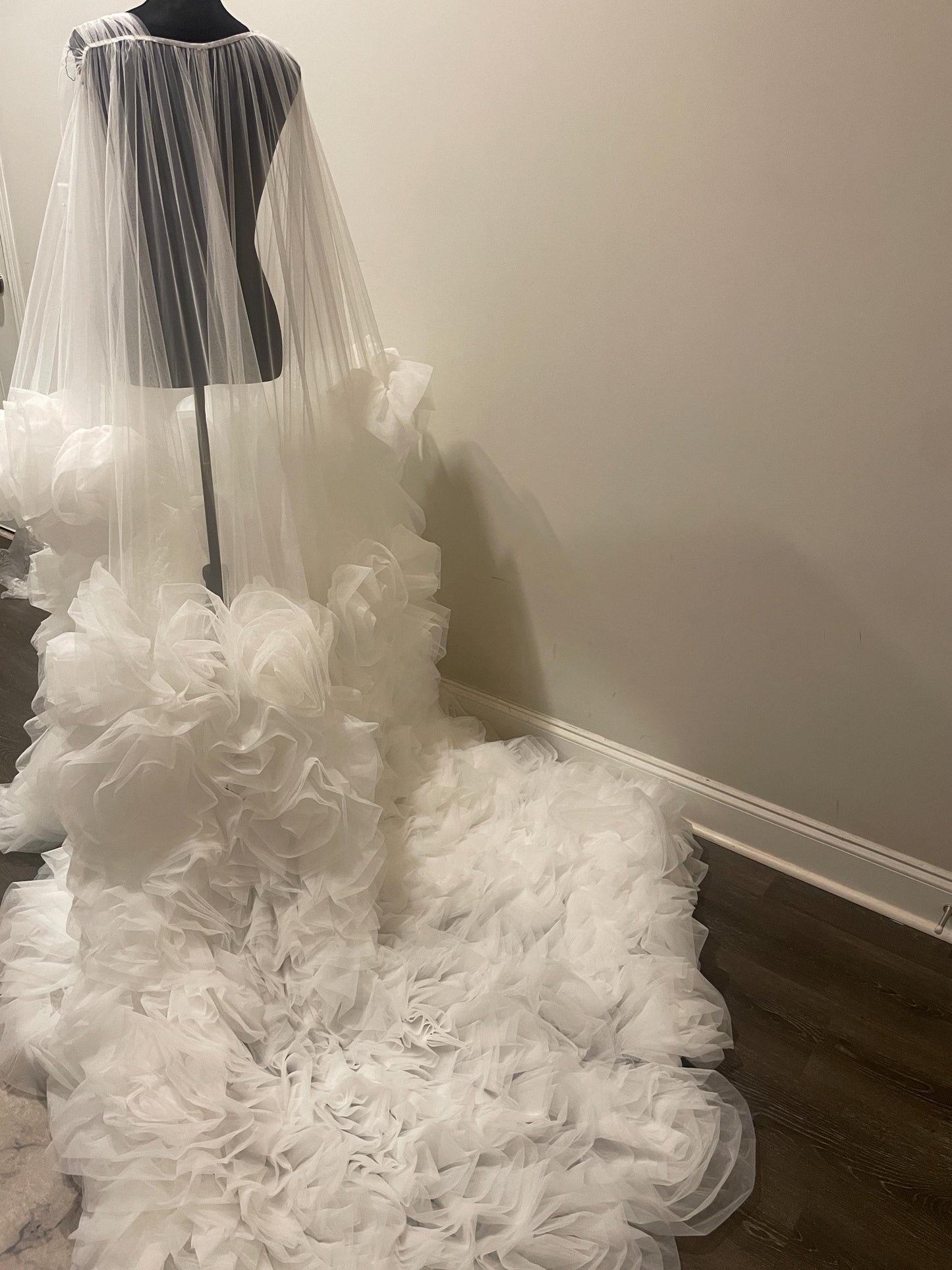 Bridal Robe, Wedding Robes for Brides, Floral Tulle Robe, Custom Wedding Day Robe, Gift for Bride to be, Bridal morning robe