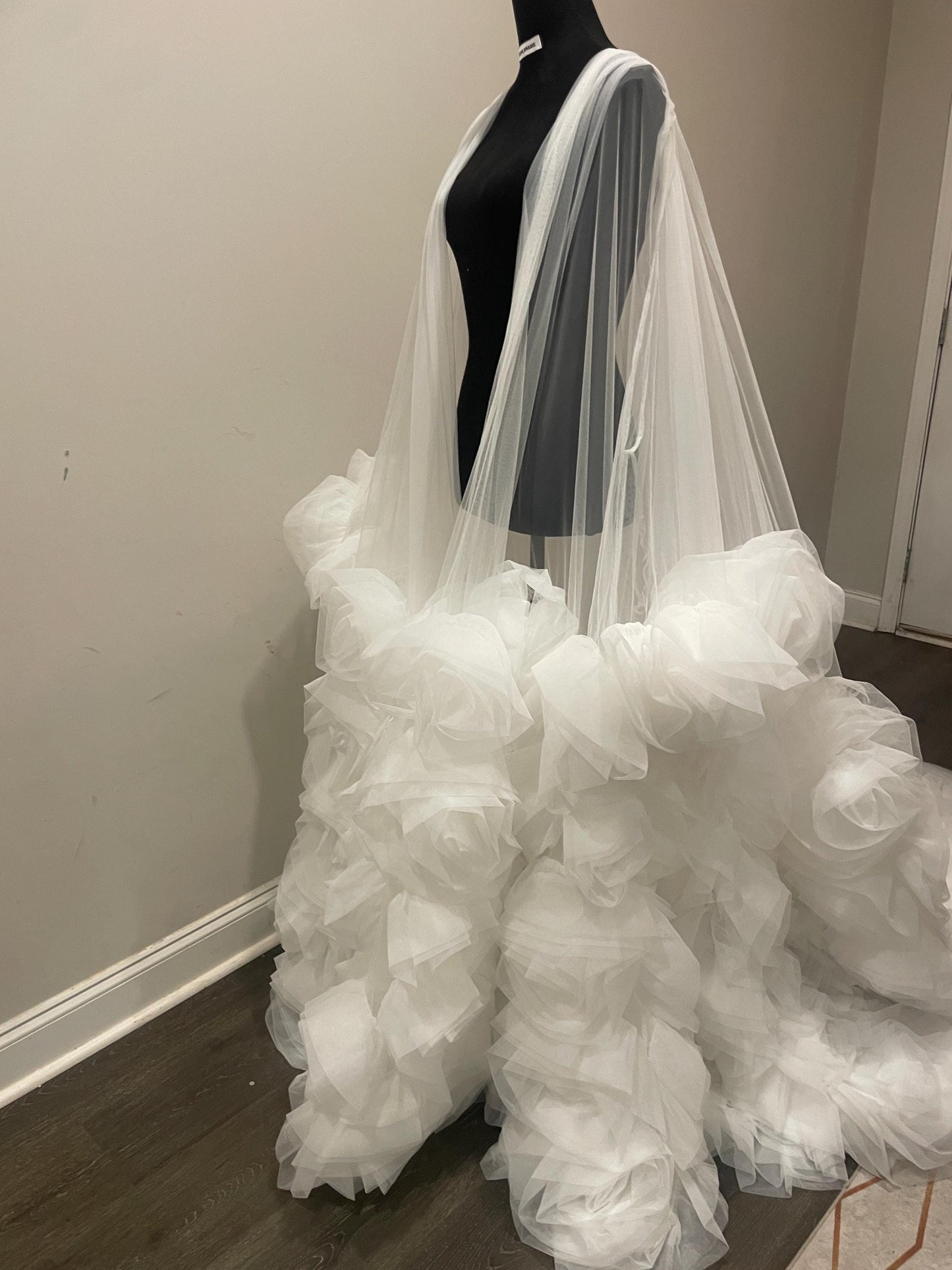 Bridal Robe, Wedding Robes for Brides, Floral Tulle Robe, Custom Wedding Day Robe, Gift for Bride to be, Bridal morning robe