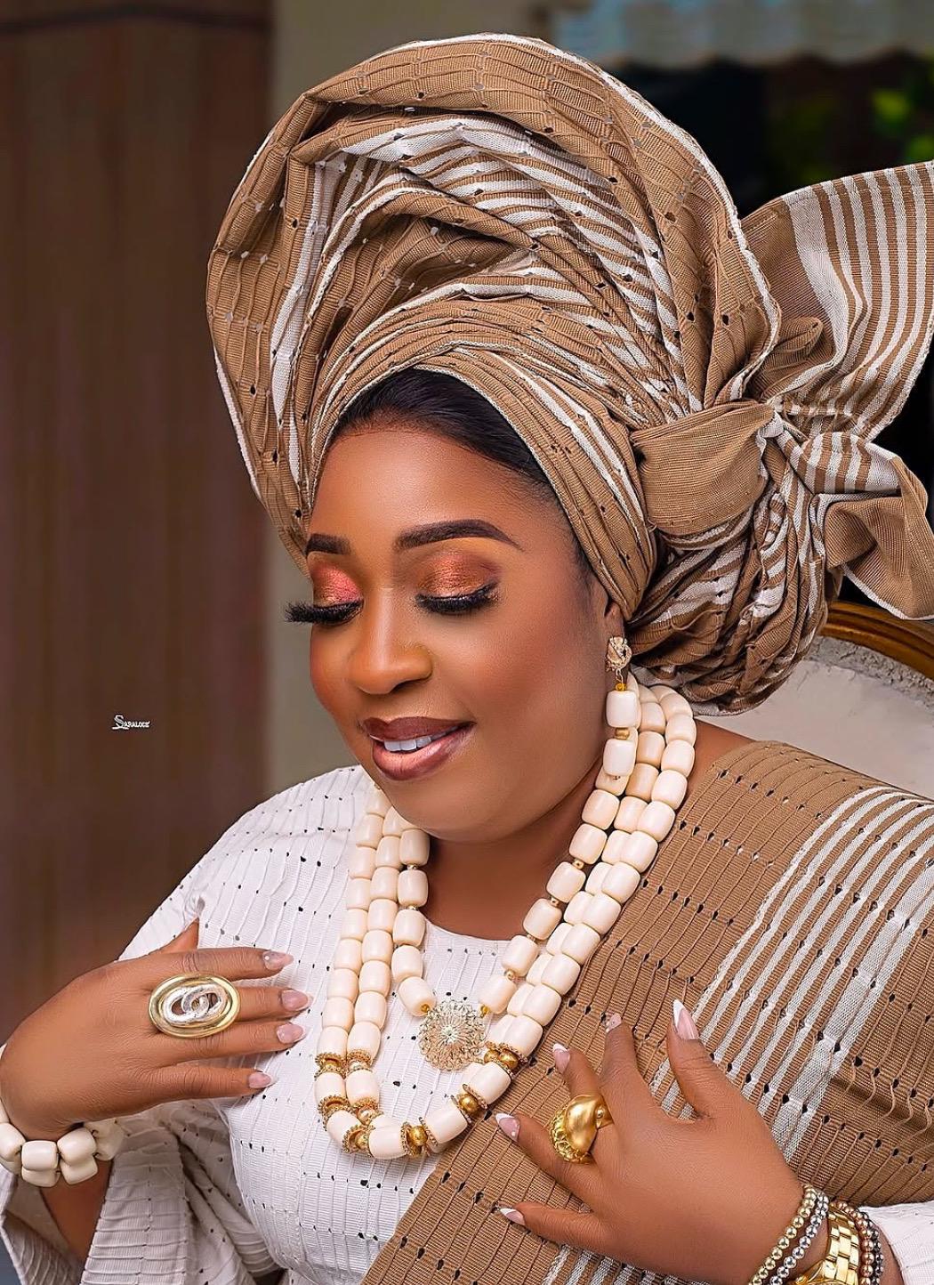 Classic Asooke iro and buba, Mother of the bride and groom outfits, 40th birthday attire, Asooke for women, Nigerian wedding suit. ASOOKE