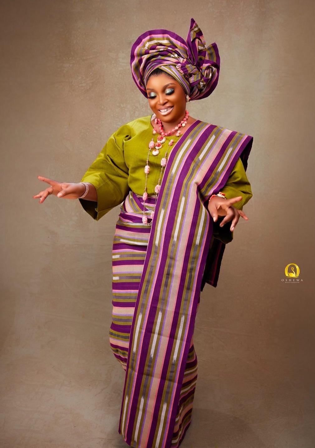 Classic Asooke iro and buba, Mother of the bride and groom outfits, 40th birthday attire, Asooke for women, Nigerian wedding suit. ASOOKE
