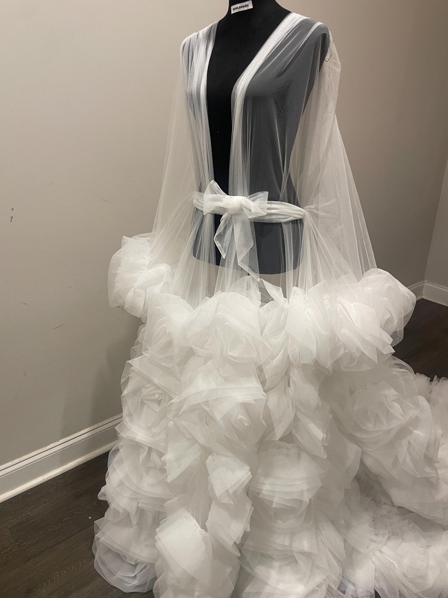 Bridal Robe, Wedding Robes for Brides, Floral Tulle Robe, Custom Wedding Day Robe, Gift for Bride to be, Bridal morning robe