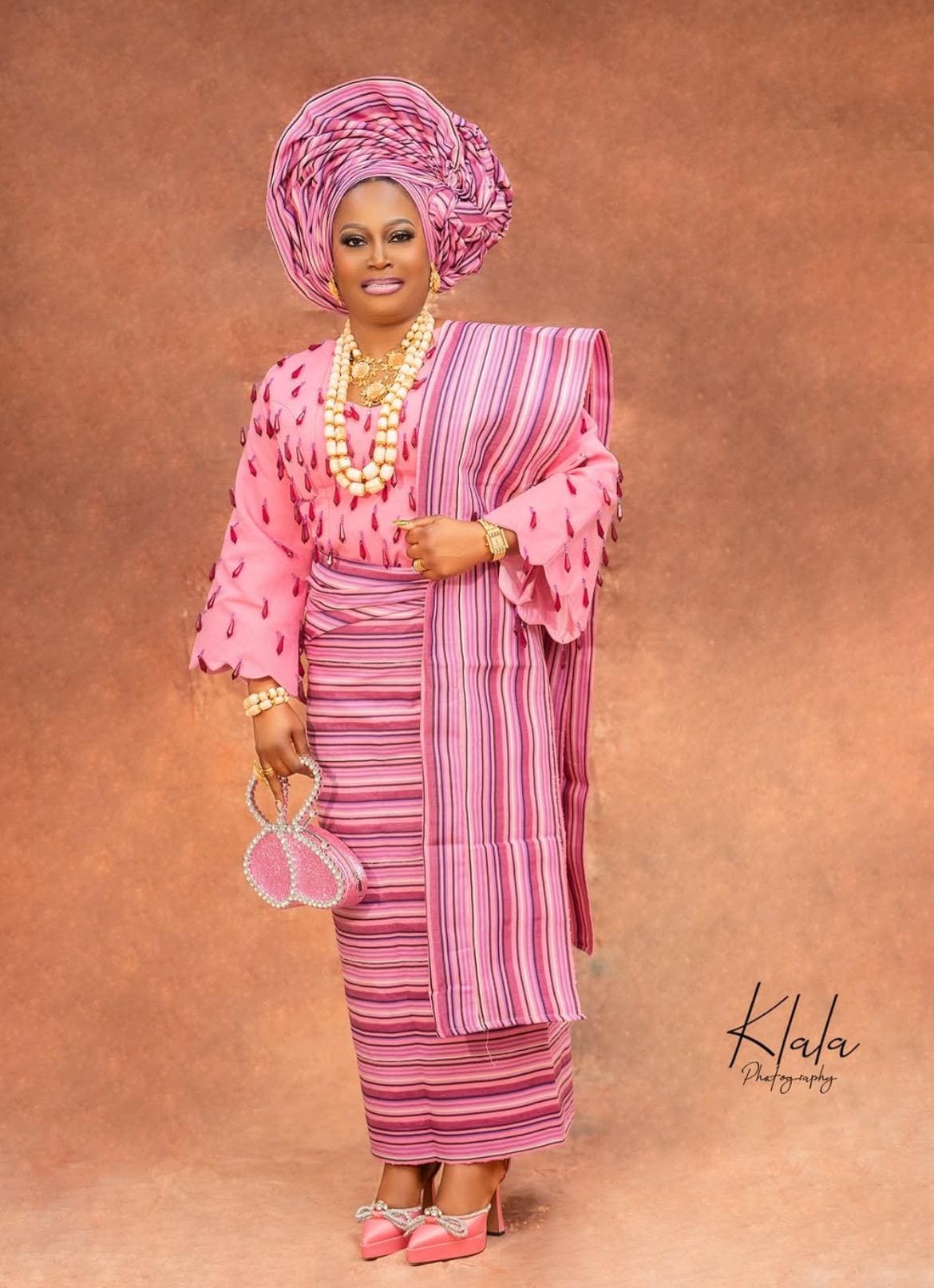 Classic Asooke iro and buba, Mother of the bride and groom outfits, 40th birthday attire, Asooke for women, Nigerian wedding suit. ASOOKE