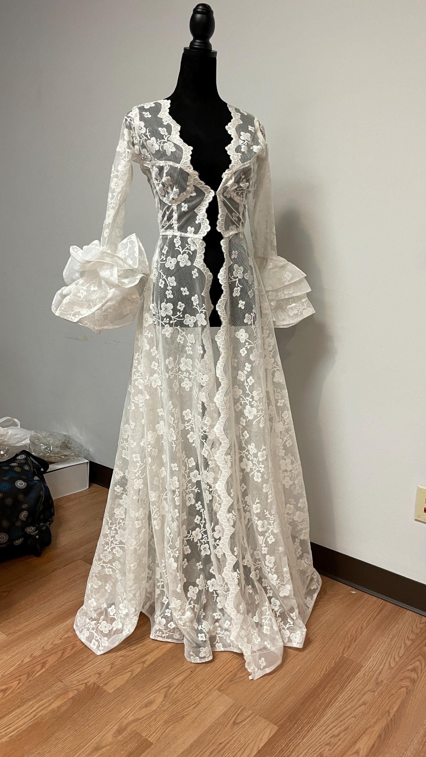 Bridal Robe, Wedding Robes, Short Tulle Robe, Wedding Day Robe,Gift for Bride to be,Bridal morning robe, Gift for her, 2025 bride 2026 bride